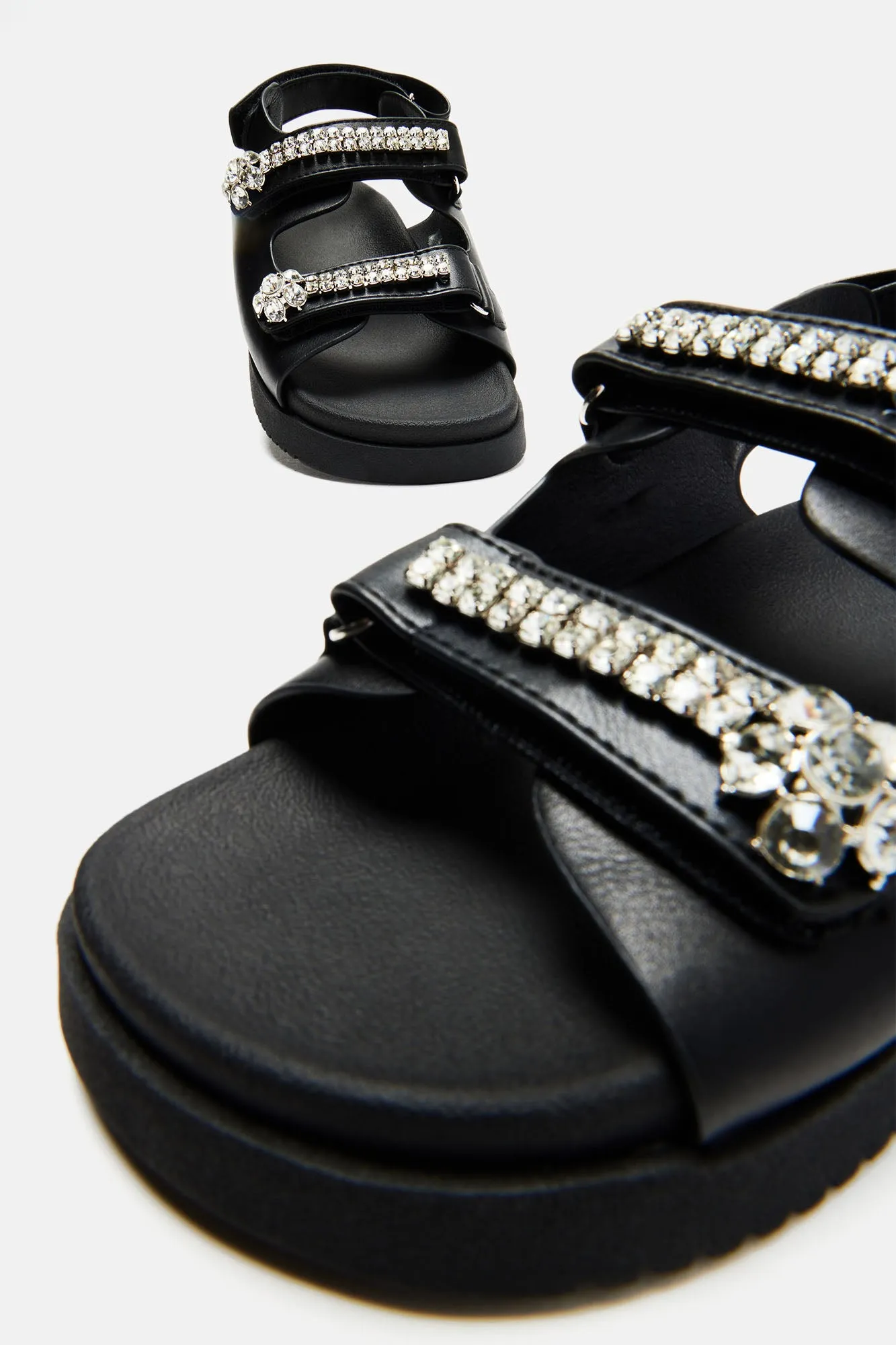 Averie Flat Sandals - Black