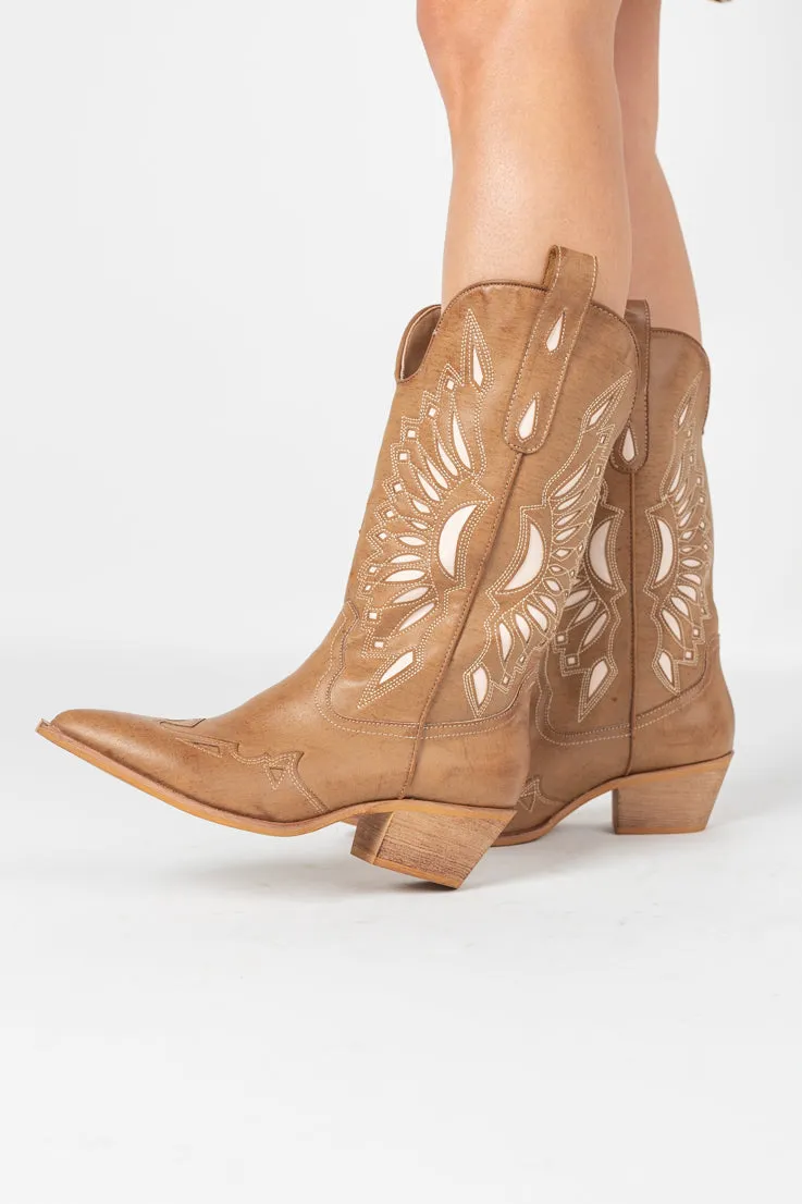 Dorothy Boots