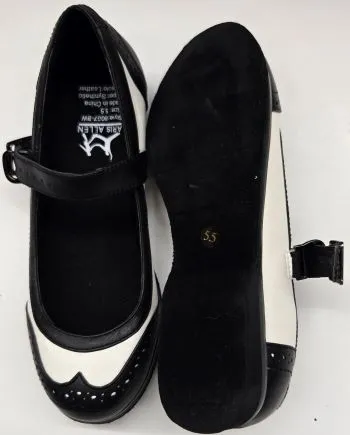 Mary Jane -- Suede Sole Strap -- Black/White