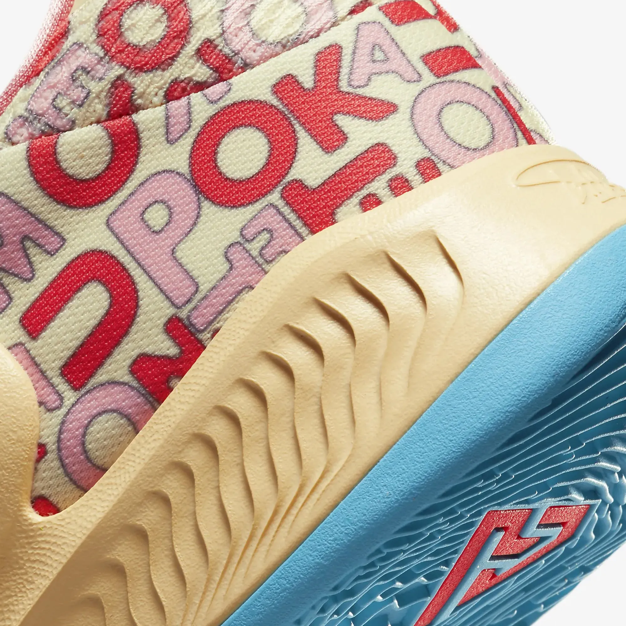Nike | ZOOM FREAK 4  { PALE VANILLA/BLUE LIGHTNING-CORAL CHALK