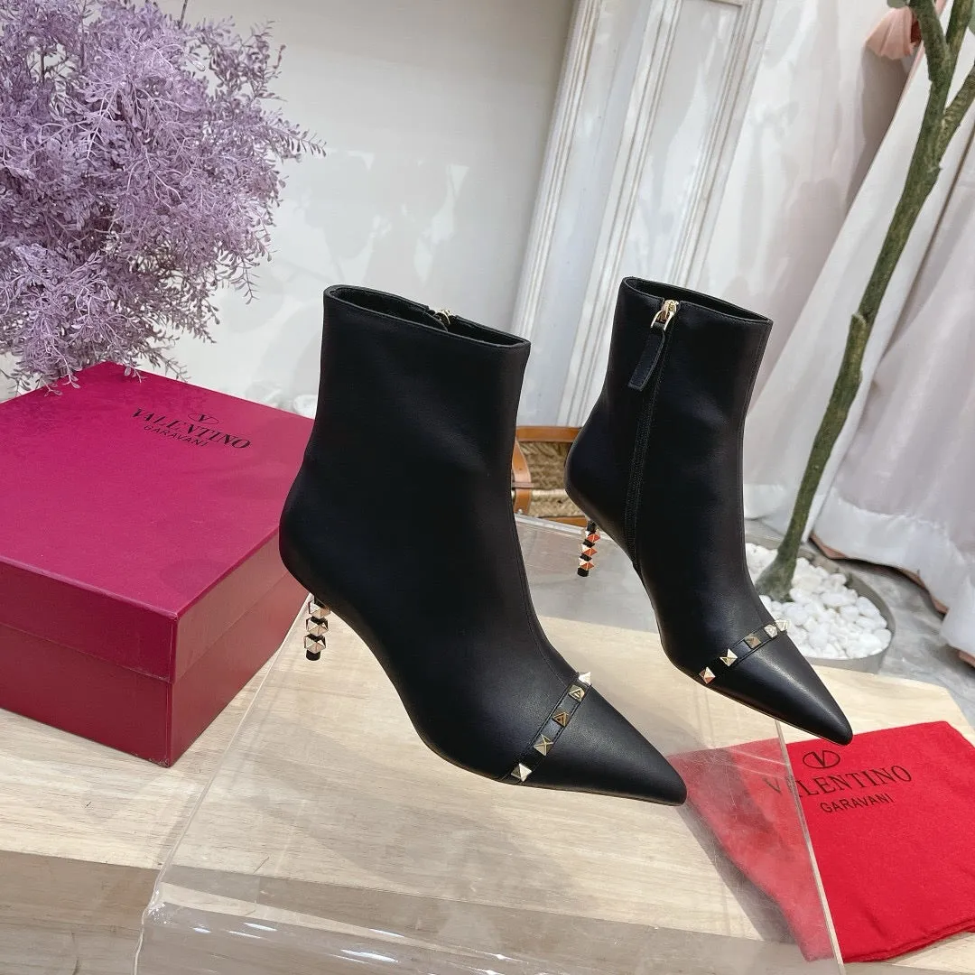 SE1469 V Rockstud Grainy Calfskin Ankle Boot 65mm/ Size5-10
