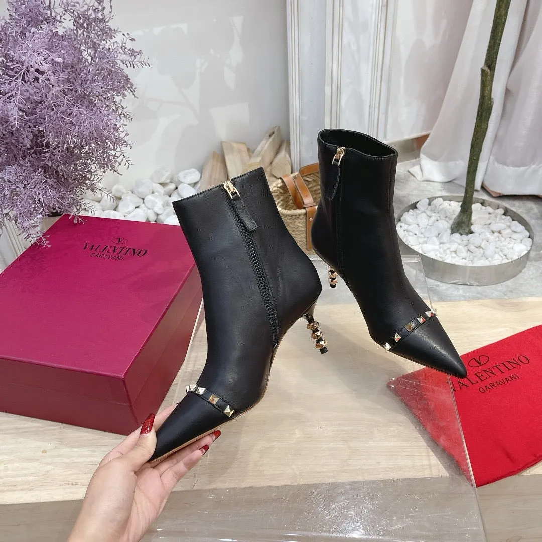 SE1469 V Rockstud Grainy Calfskin Ankle Boot 65mm/ Size5-10