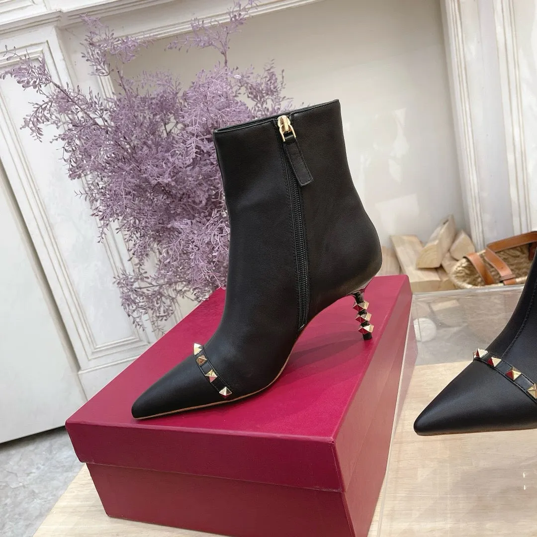 SE1469 V Rockstud Grainy Calfskin Ankle Boot 65mm/ Size5-10