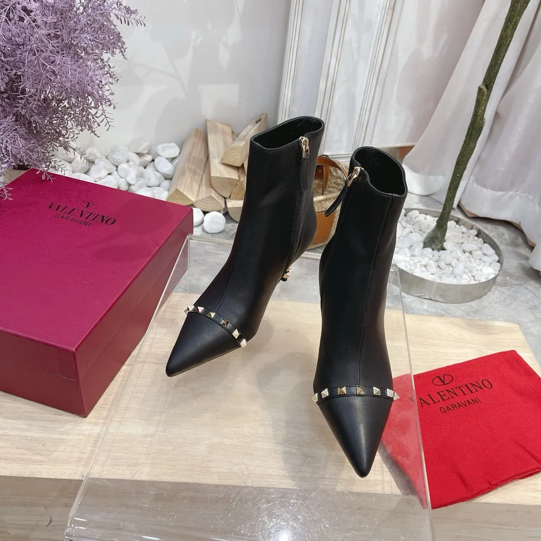 SE1469 V Rockstud Grainy Calfskin Ankle Boot 65mm/ Size5-10