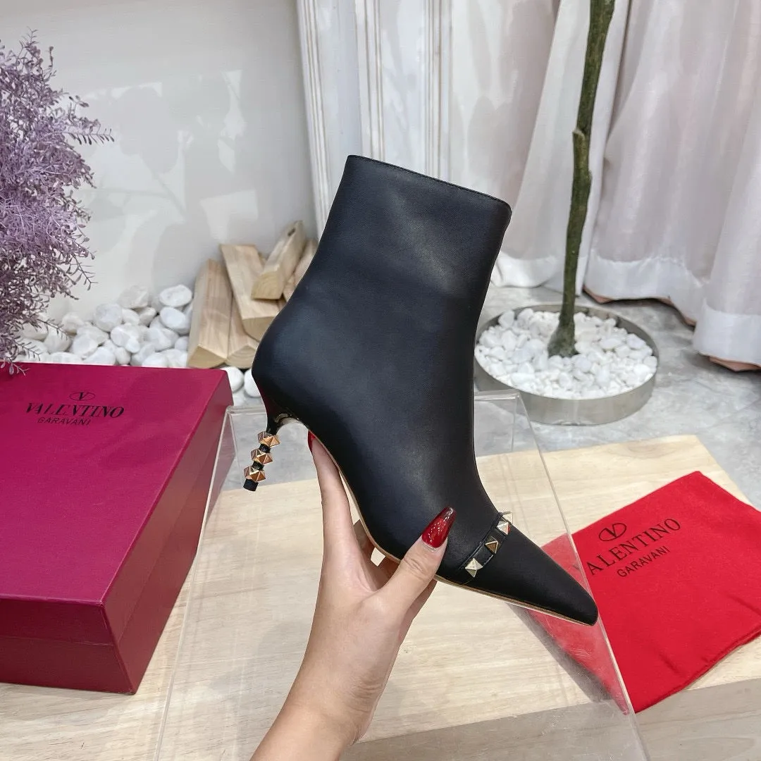 SE1469 V Rockstud Grainy Calfskin Ankle Boot 65mm/ Size5-10